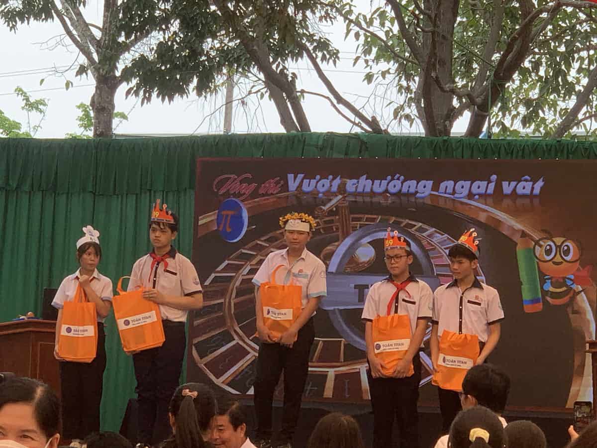 các bạn thắng giải rung chuông vàng
