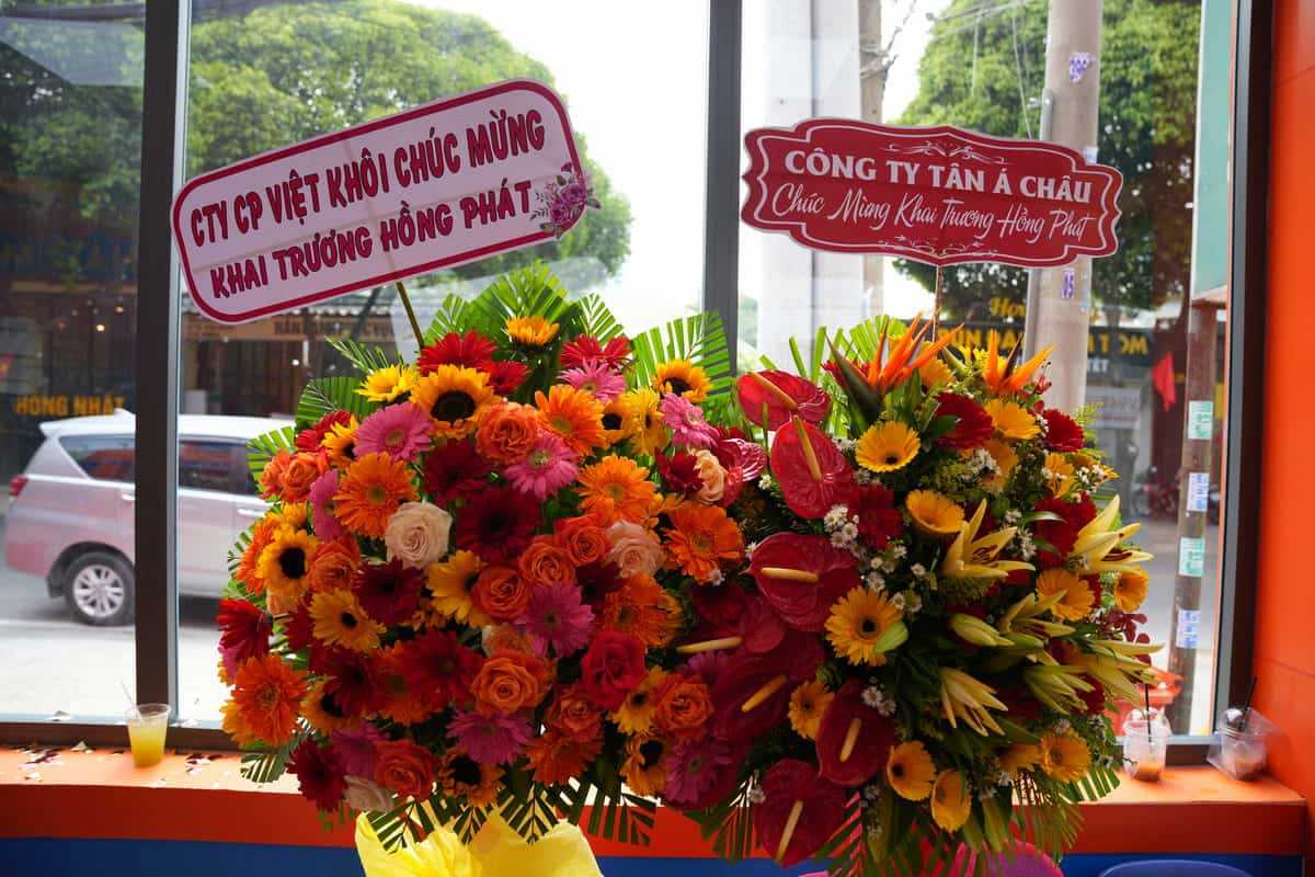 các công ty mừng khai trương chi nhánh mới