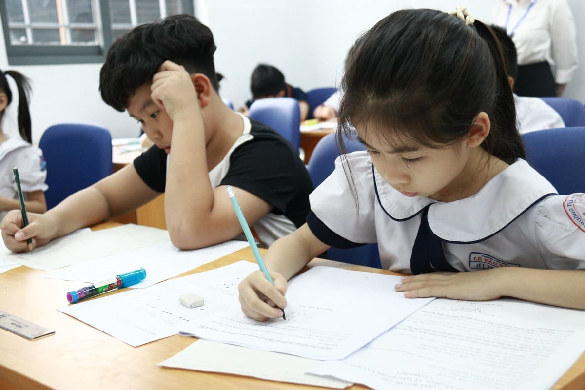 các thí sinh tuân theo thể lệ cuộc thi