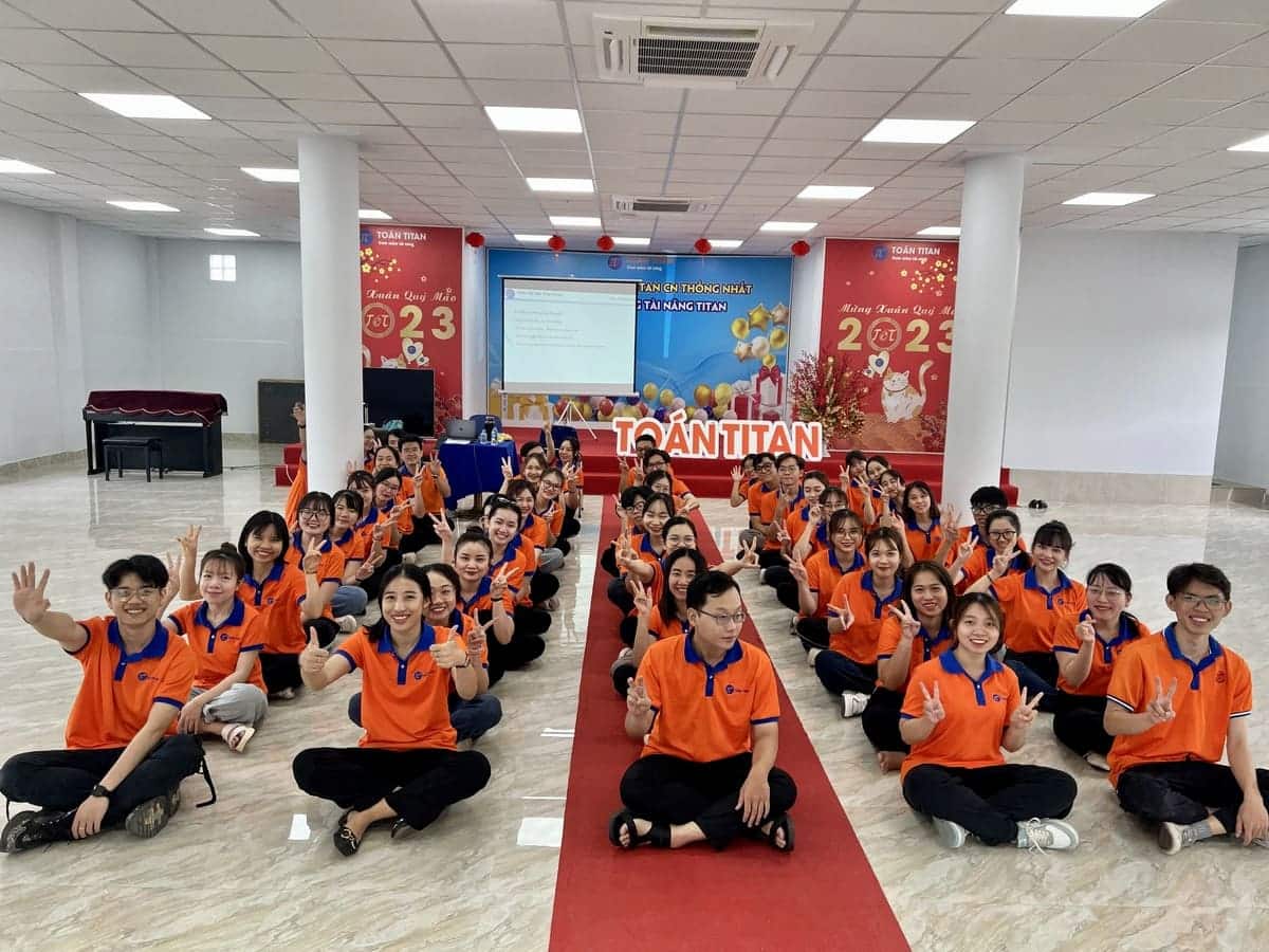 đội ngũ giáo viên tập huấn cho khóa hè