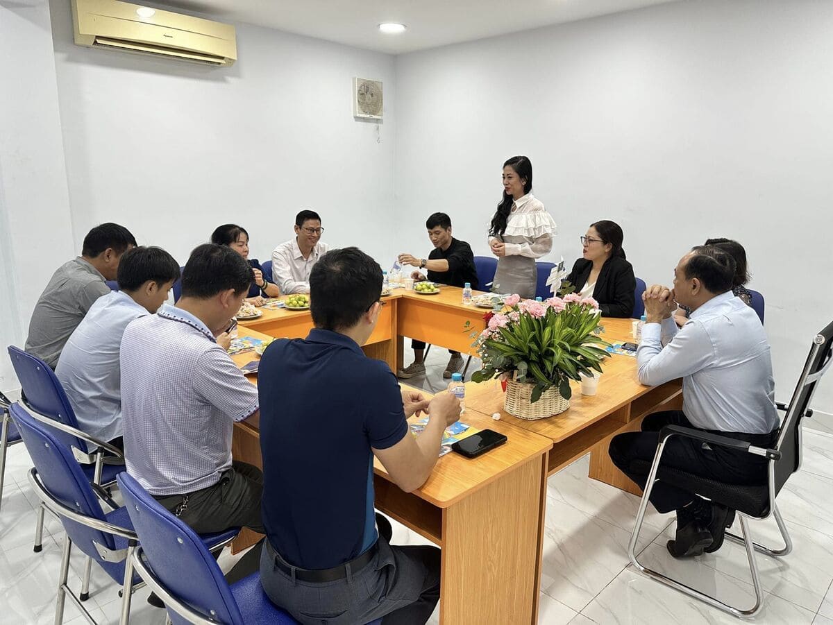 giới thiệu và trao đổi đến hội doanh nghiệp