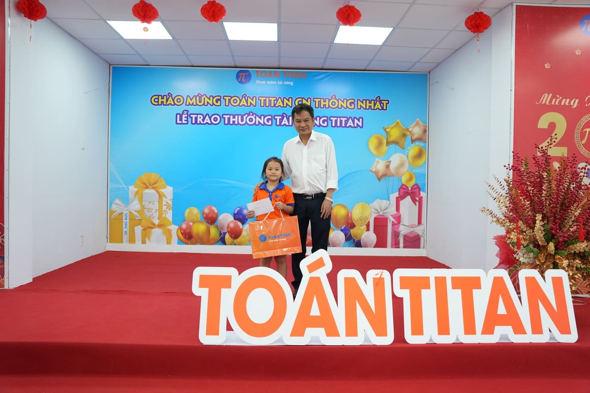 lễ trao thưởng tài năng của toán titan
